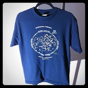 Medium Smithsonion Institution t-shirt